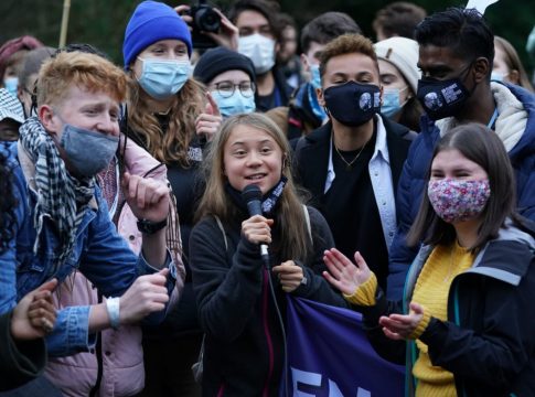 Miles de jóvenes marcharon