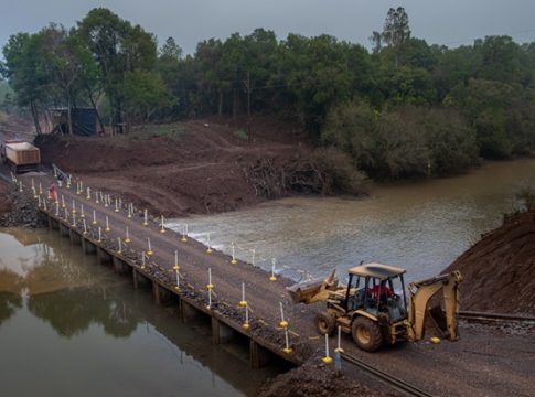 puente provisorio sobre Arroyo Pindayti