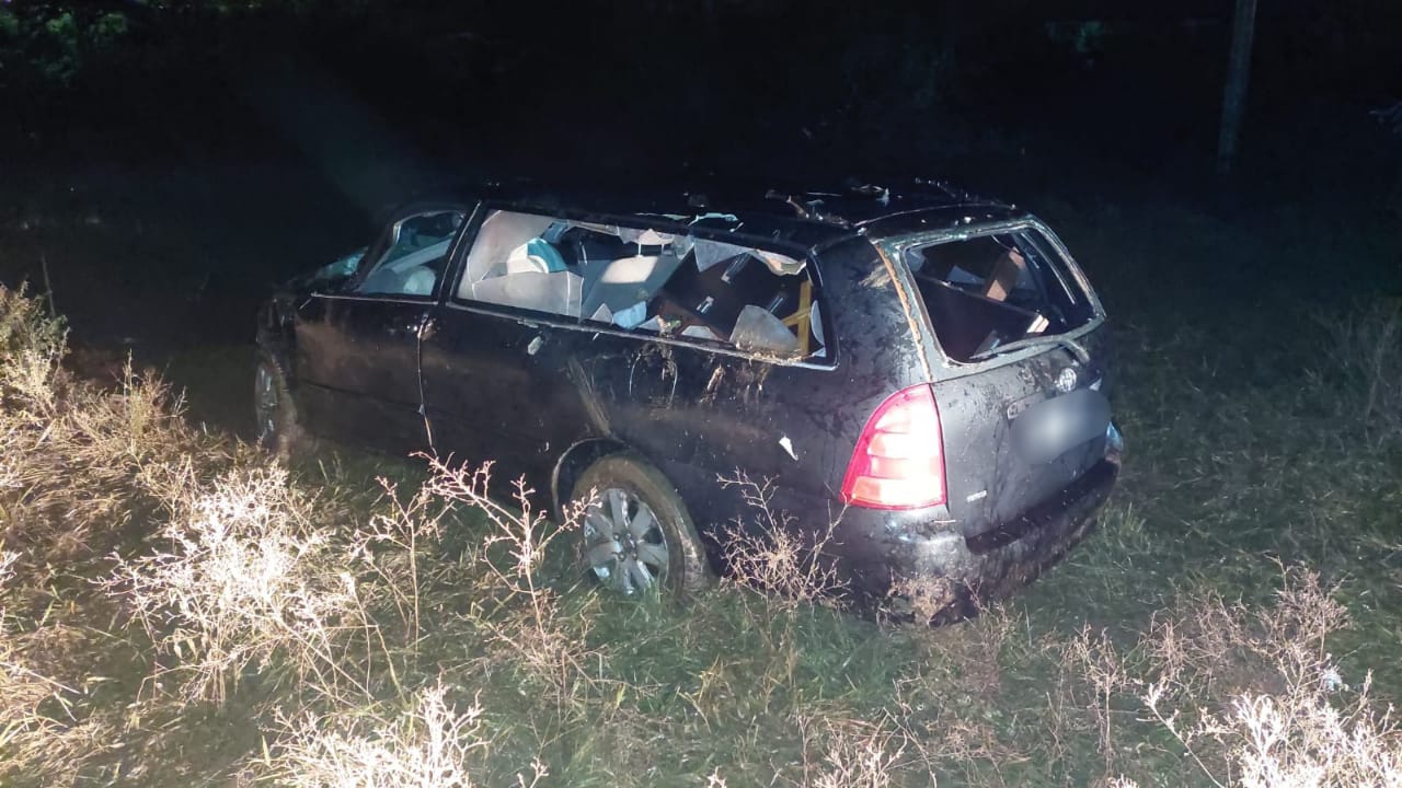 Dos muertos tras despistar un coche fúnebre