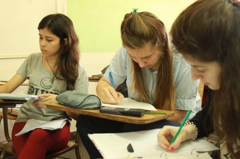 Encuestas a universitarios de Misiones