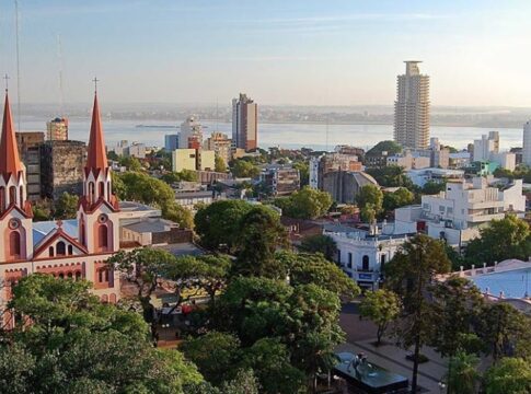 Oscar Herrera Ahuad destacó la gran oferta de actividades que frece Misiones a los turistas que recorren la provincia