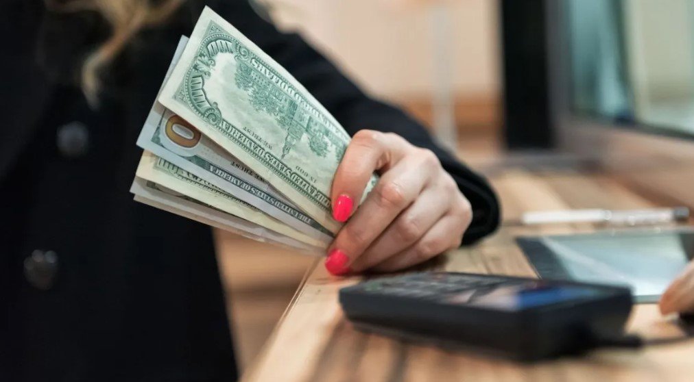 Dólar diferenciado para turistas extranjeros