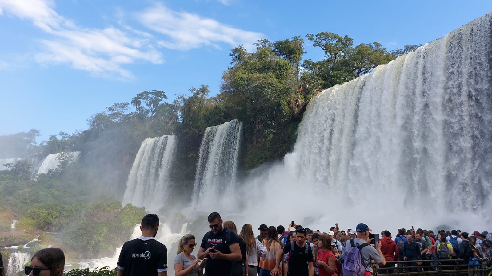 Puerto Iguazú cerró una temporada de invierno con el 95% de ocupación  hotelera y el sector espera otra semana con cifras similares - Radio  Libertad