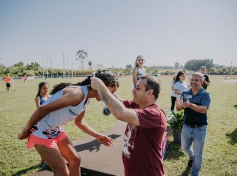 Oscar Herrera Ahuad asistió a la primera fecha del Nacional de Atletismo