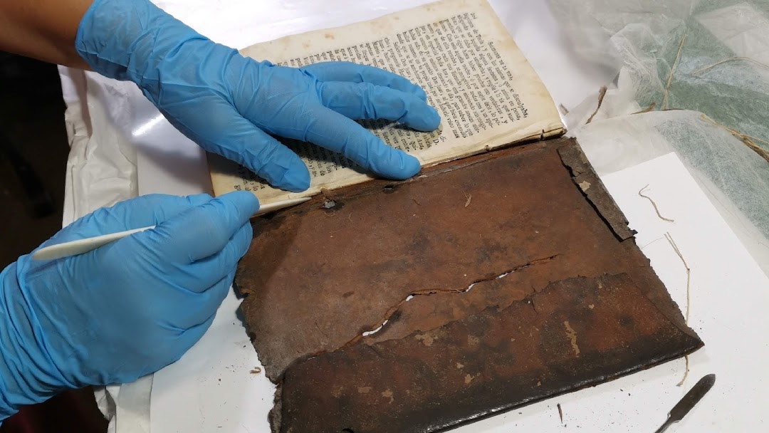 Restauración de libros en Posadas