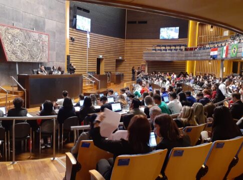 Parlamento Estudiantil Misionero