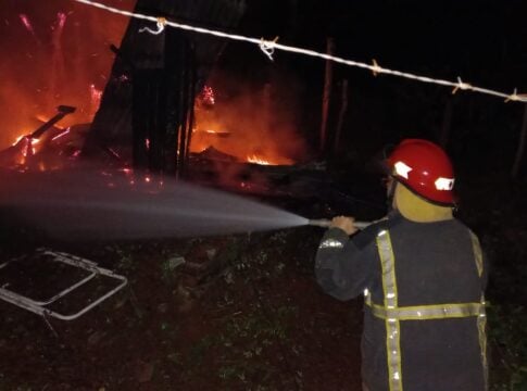 incendio destruyó totalmente una vivienda