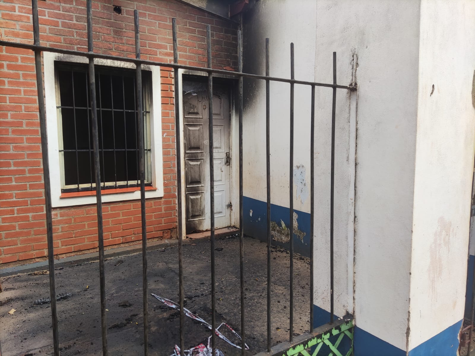 Prendió fuego la casa de sus nietas