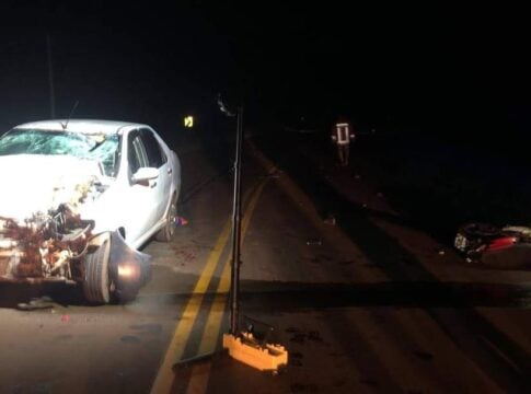 choque entre un auto y una moto en Ruíz de Montoya