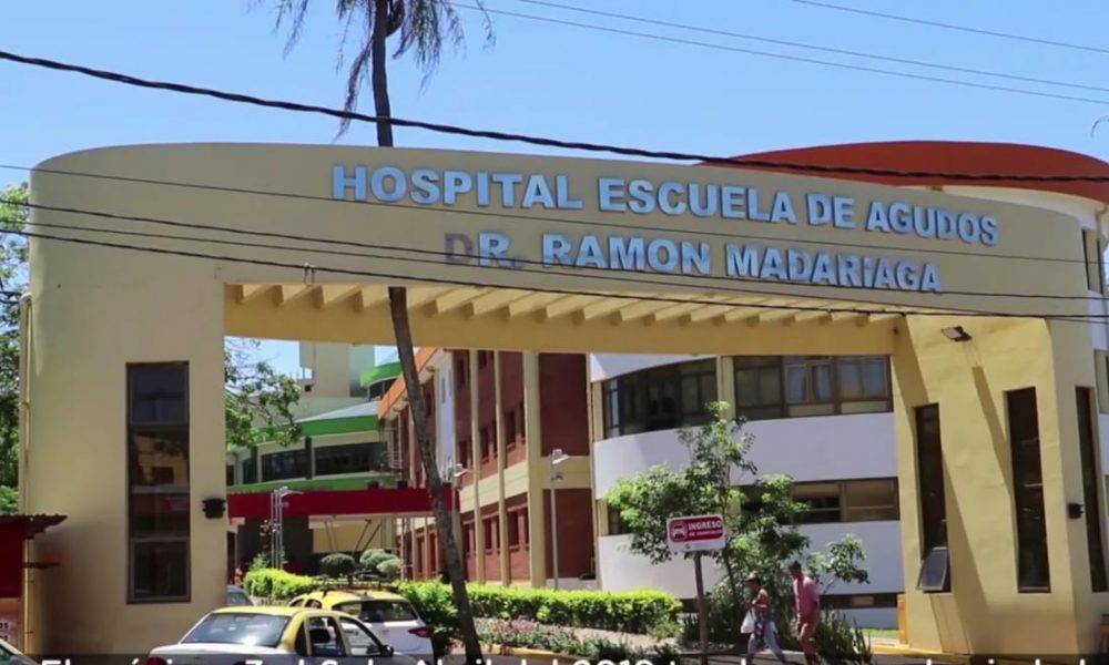 sustrajo una mochila a punta de cuchillo