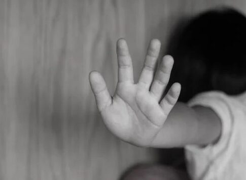 maltrato infantil en Posadas
