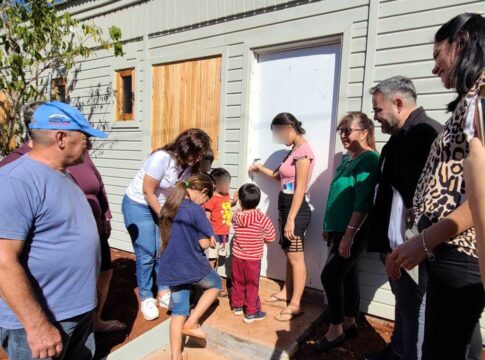 Entregaron una casa a los cinco hermanos de Puerto Iguazú