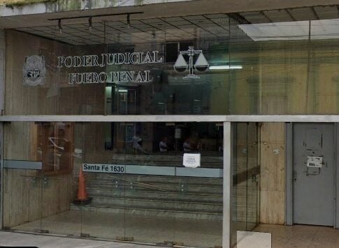 denunciada por abandonar a sus hijos menores