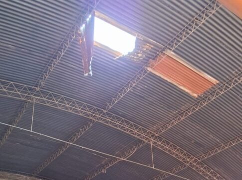 cayó del techo de un tinglado en Oberá