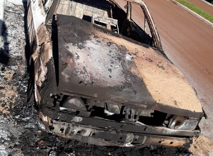incendio intencional de un automóvil