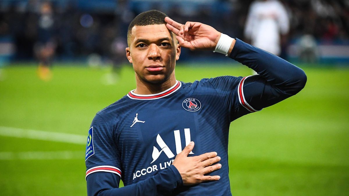 Mbappé ya firmó con el Real Madrid