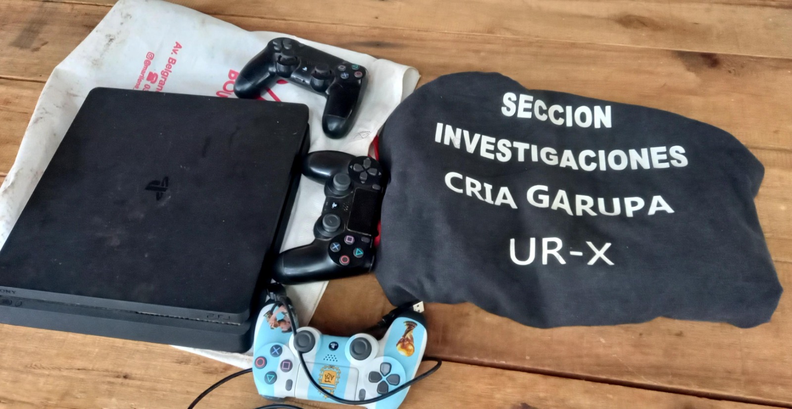 Robaron una Play 4 y una tarjeta