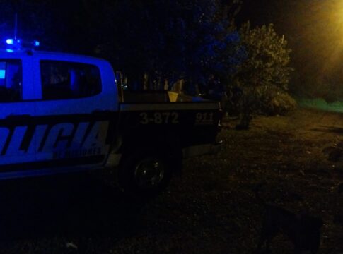 Le incendió la casa a su ex en Posadas y se fugó