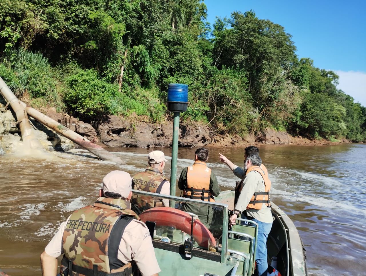 efluentes en el río Paraná