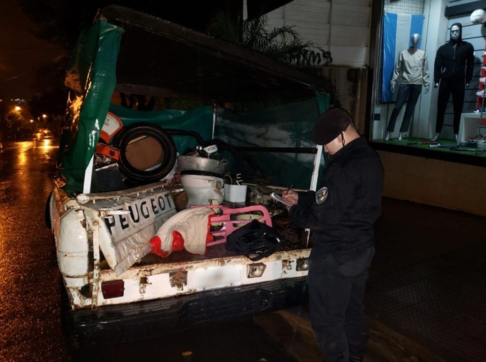 rápido accionar policial evitó que una pareja robara bienes de una vivienda