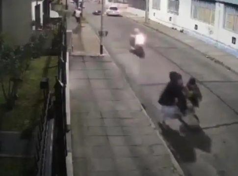 baleado en un tiroteo entre motochorros y un policía