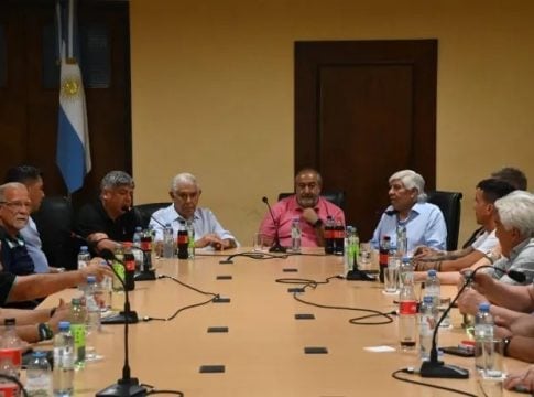 Gobierno nacional convocó a una mesa tripartita