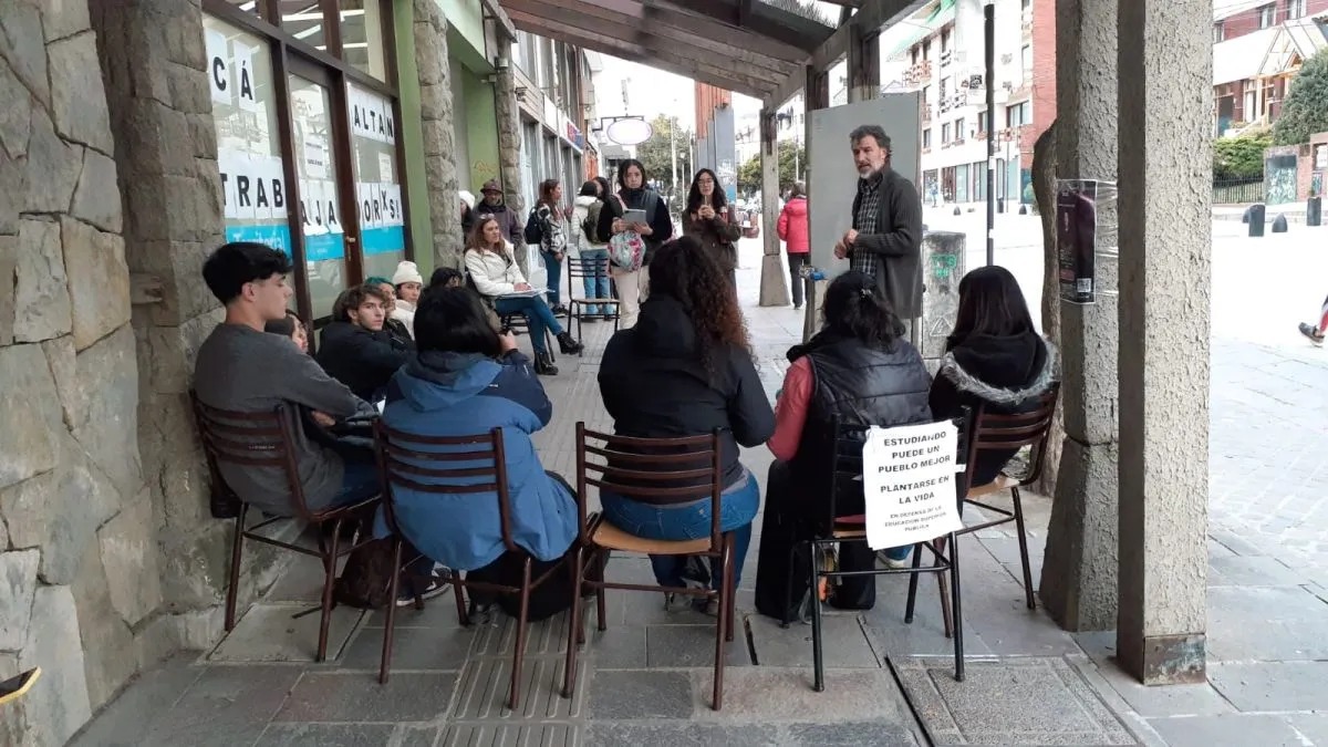 alumnos en universidades nacionales son pobres