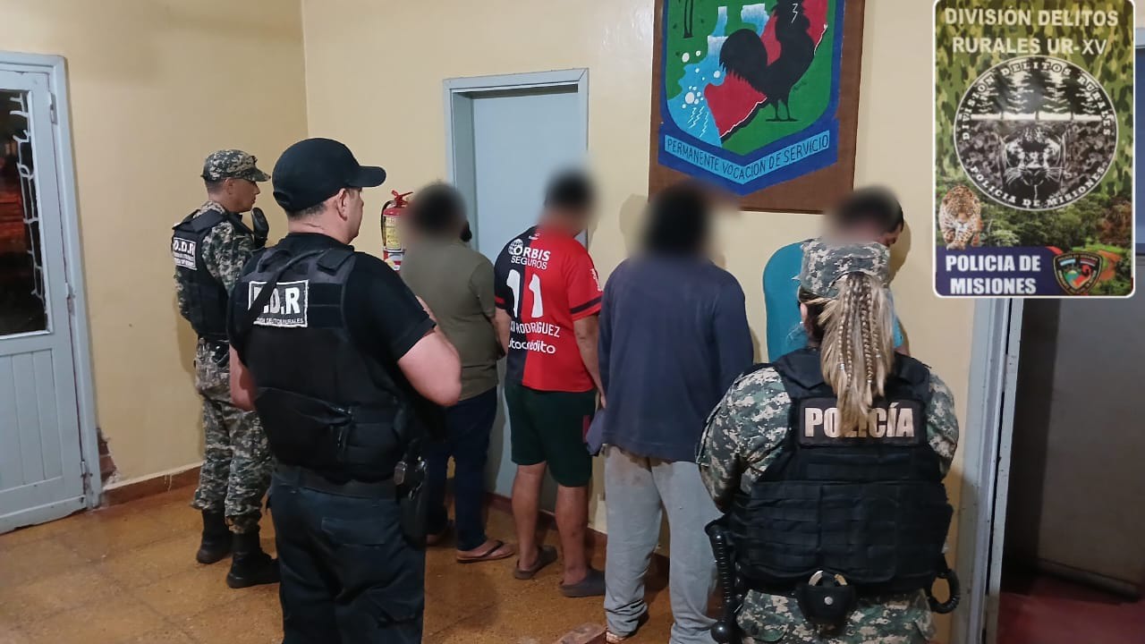 cuatro detenidos por robar