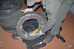 Hallan-mas-de-67-kilos-de-marihuana-dentro-de-encomiendas-y-acondicionados-en-25-neumaticos-2