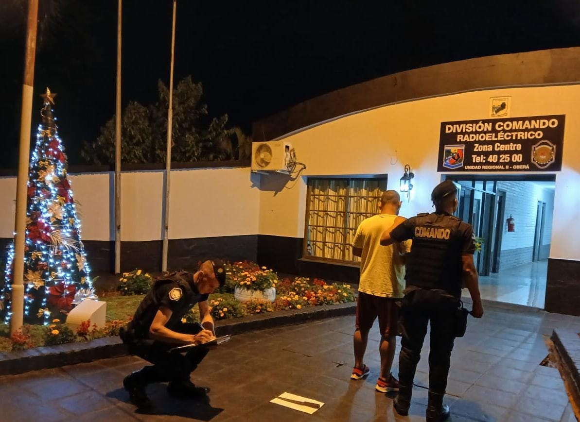 agredir a su suegro con un cuchillo