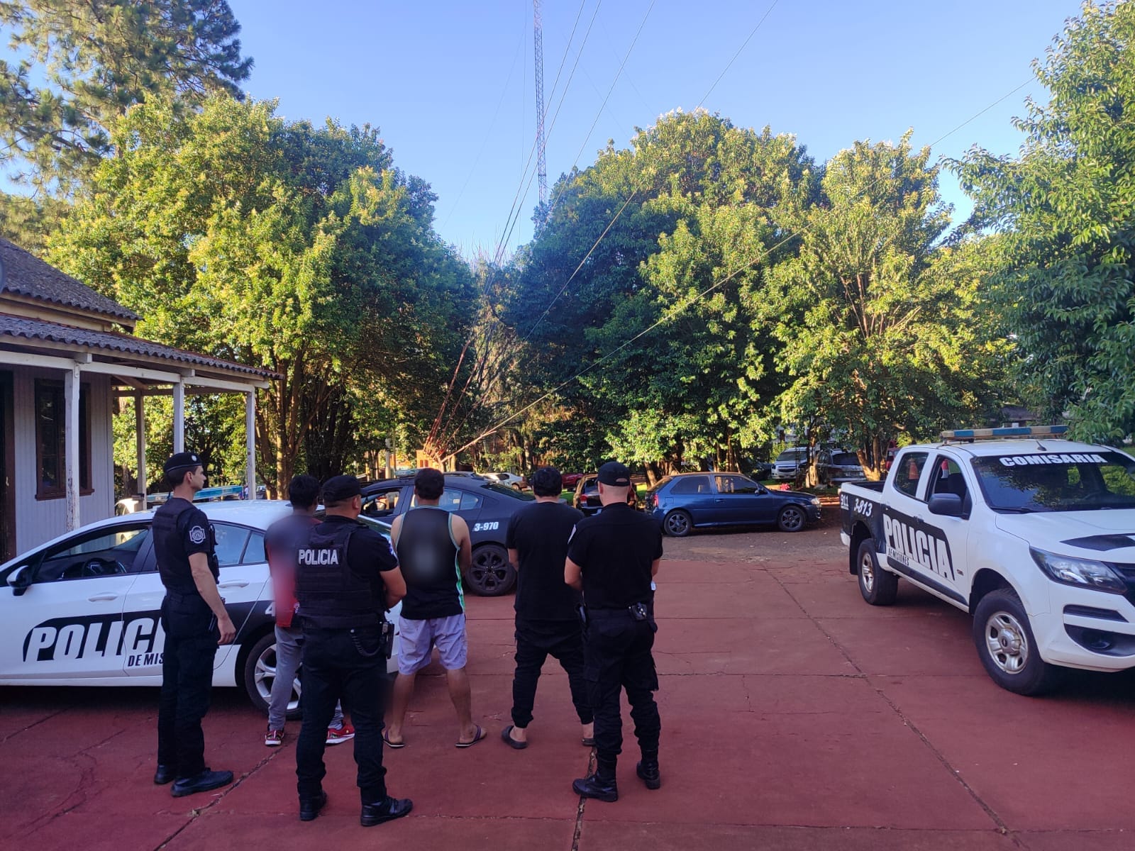 tres hermanos fueron detenidos