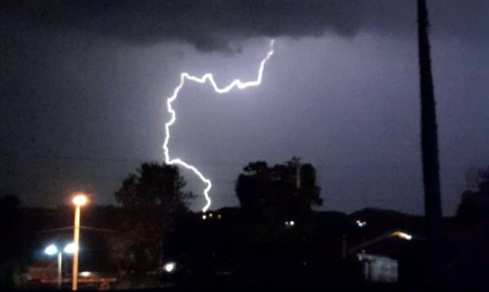 Sábado con lluvias, tormentas y posible caída de granizo