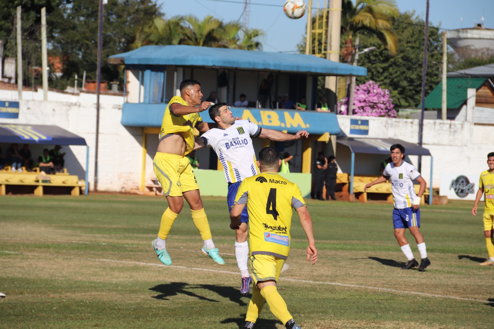 Federal A | Bartolomé Mitre y Crucero del Norte igualaron 0 a 0 en la primera fecha de la fase reválida