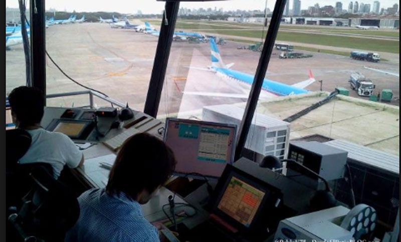 Controladores aéreos anuncian paros