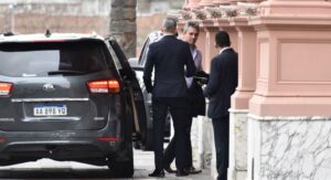Martin-Menem-ingresando-en-Casa-Rosada