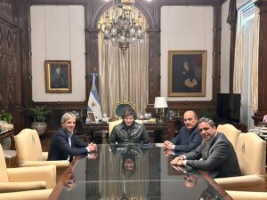 Nueva-mesa-politica-Milei-con-ministro-Catalan