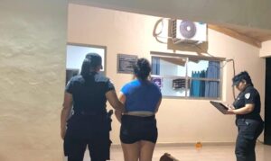 mujer-detenida-e1763986794753