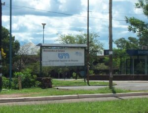 Cartel__Bienvenidos_al_Campus__de_la_Universidad_Nacional_de_Misiones_UNaM_en_el_ano_2007