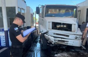 choque-en-el-peaje-e1764968265250