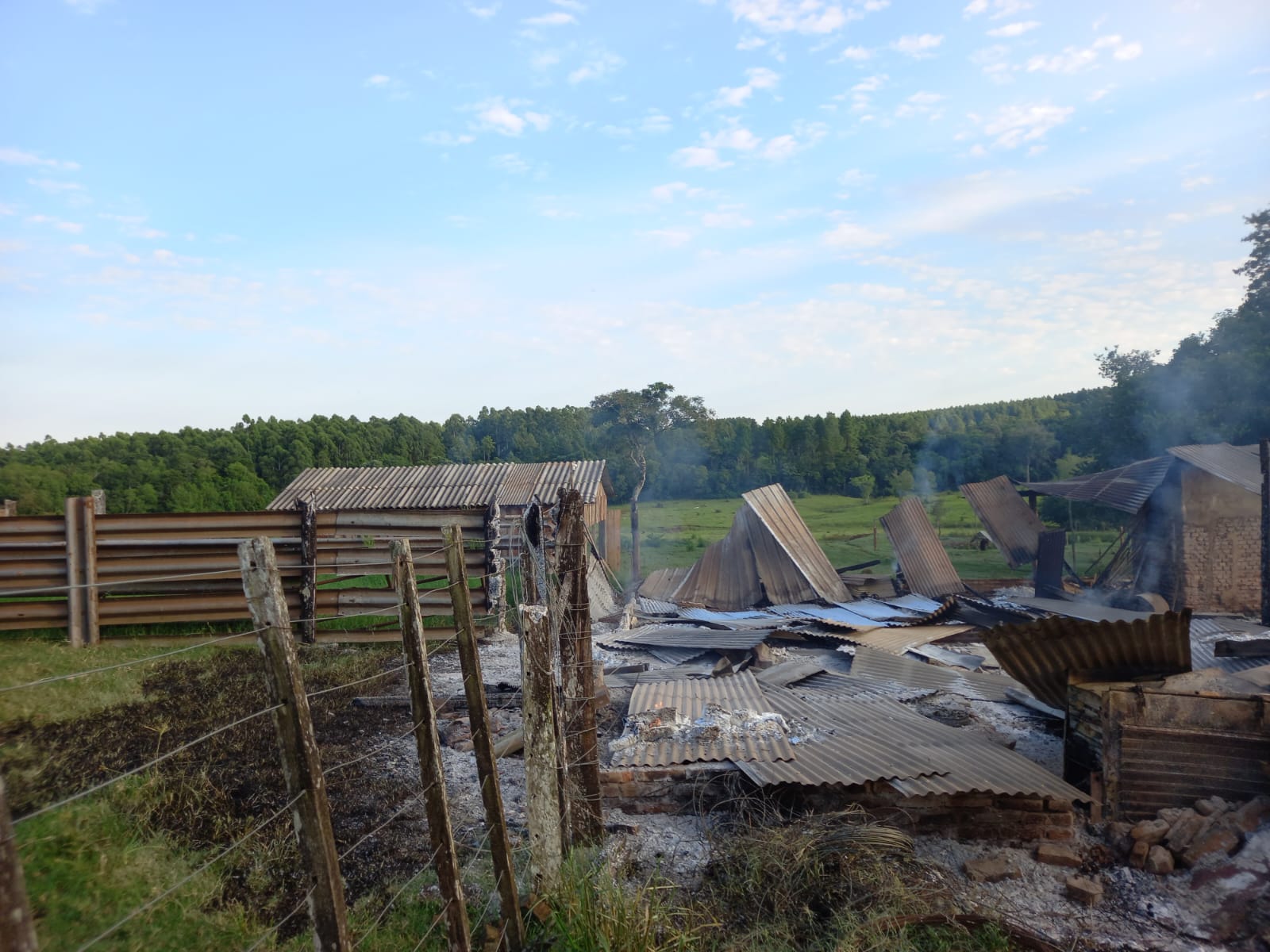 Incendio consumió un galpón