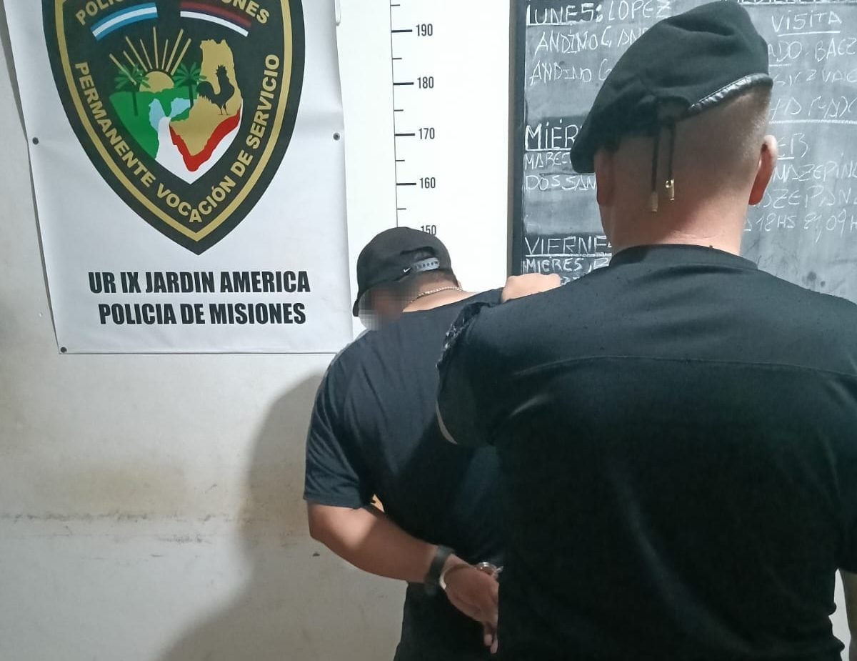 Amenazó a su pareja y a sus hijos con un arma casera