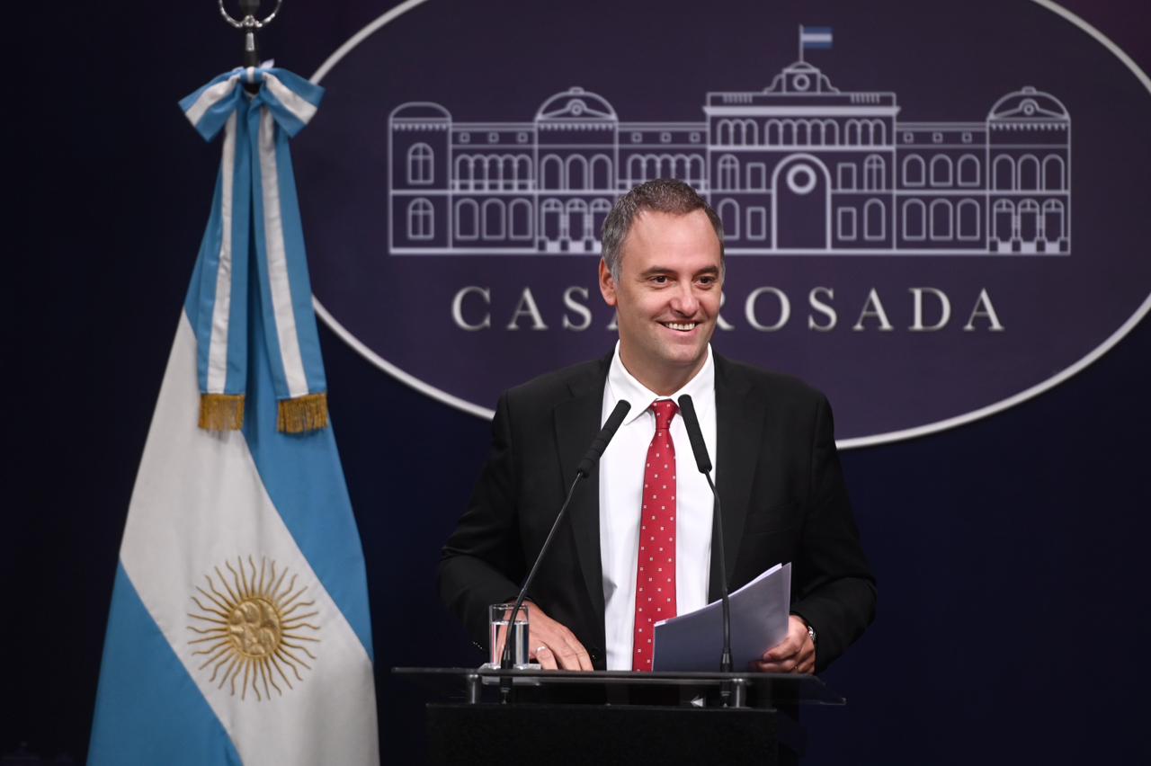 Adorni equipar y fortalecer a las Fuerzas Armadas