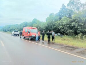 San-Pedro-Un-vehiculo-despisto-sobre-la-banquina-de-la-Ruta-14