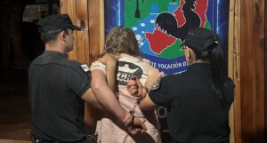 mujer-ebria-y-violenta-detenida-e1774705594859