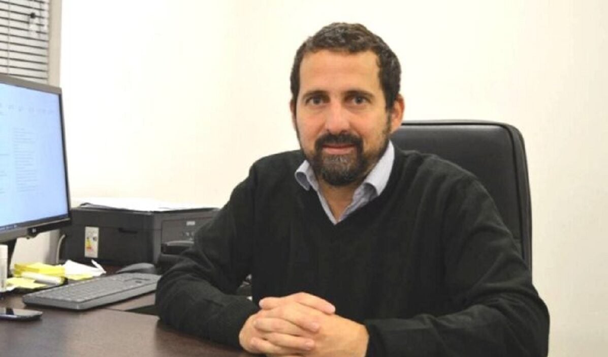 Ciencias Económicas Simes confirmó su precandidatura a rector de la UNaM