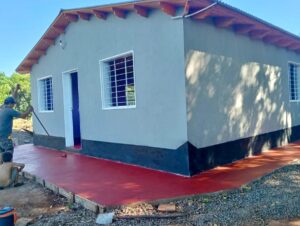 32-Nuevas-familias-de-colonos-se-mudaron-a-viviendas-rurales-construidas-por-el-IPRODHA