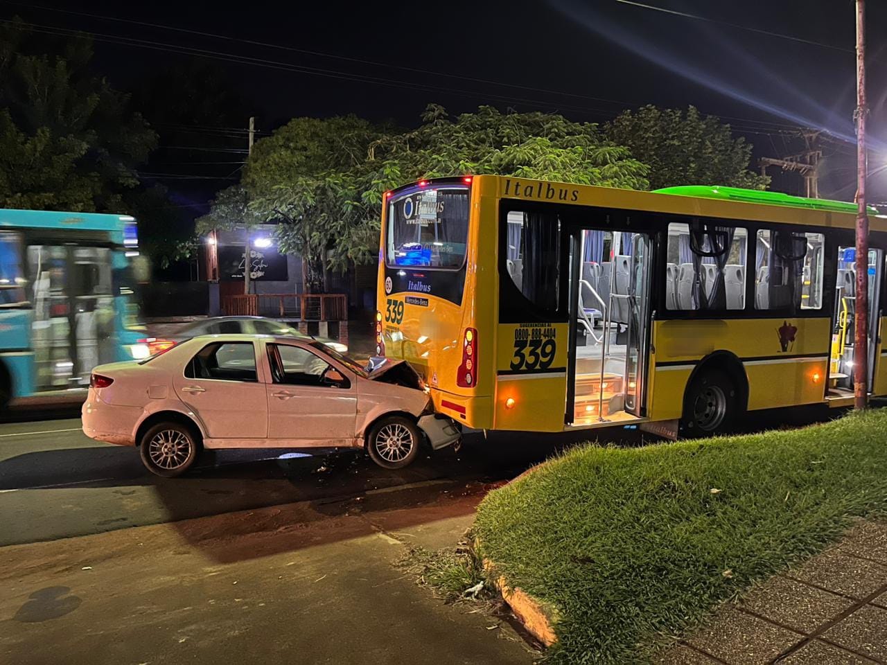 Choque-auto-colectivo.jpeg