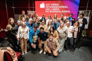 Misioneros-en-la-Feria-del-Libro-6-Mediano
