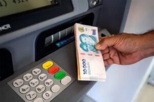 billetes-dinero-cajero-1