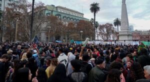 plaza-mayo-indio